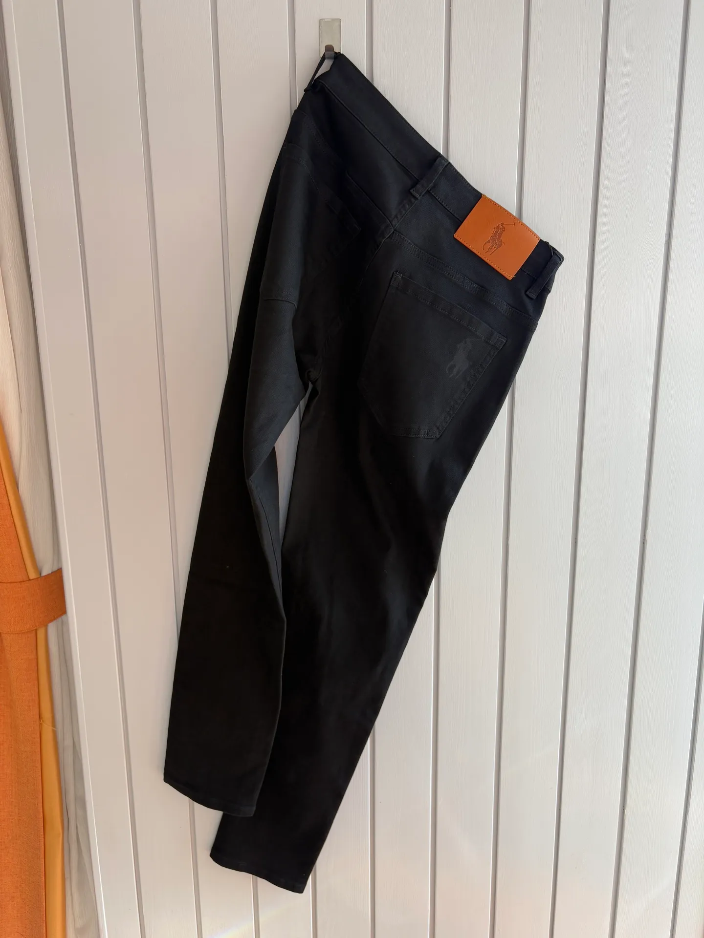 P240 A super stylish pair of jeans, customized original washed denim fabric, unique design, top-notch embroidered letter pattern logo, original hardware accessories decoration, an extremely outstanding pair of jeans, the materials and craftsmanship are extremely luxurious and exquisite, extremely high-grade, handsome and stylish upper body, recommended 👍, 005 code number: 29-38 but not 35; 37